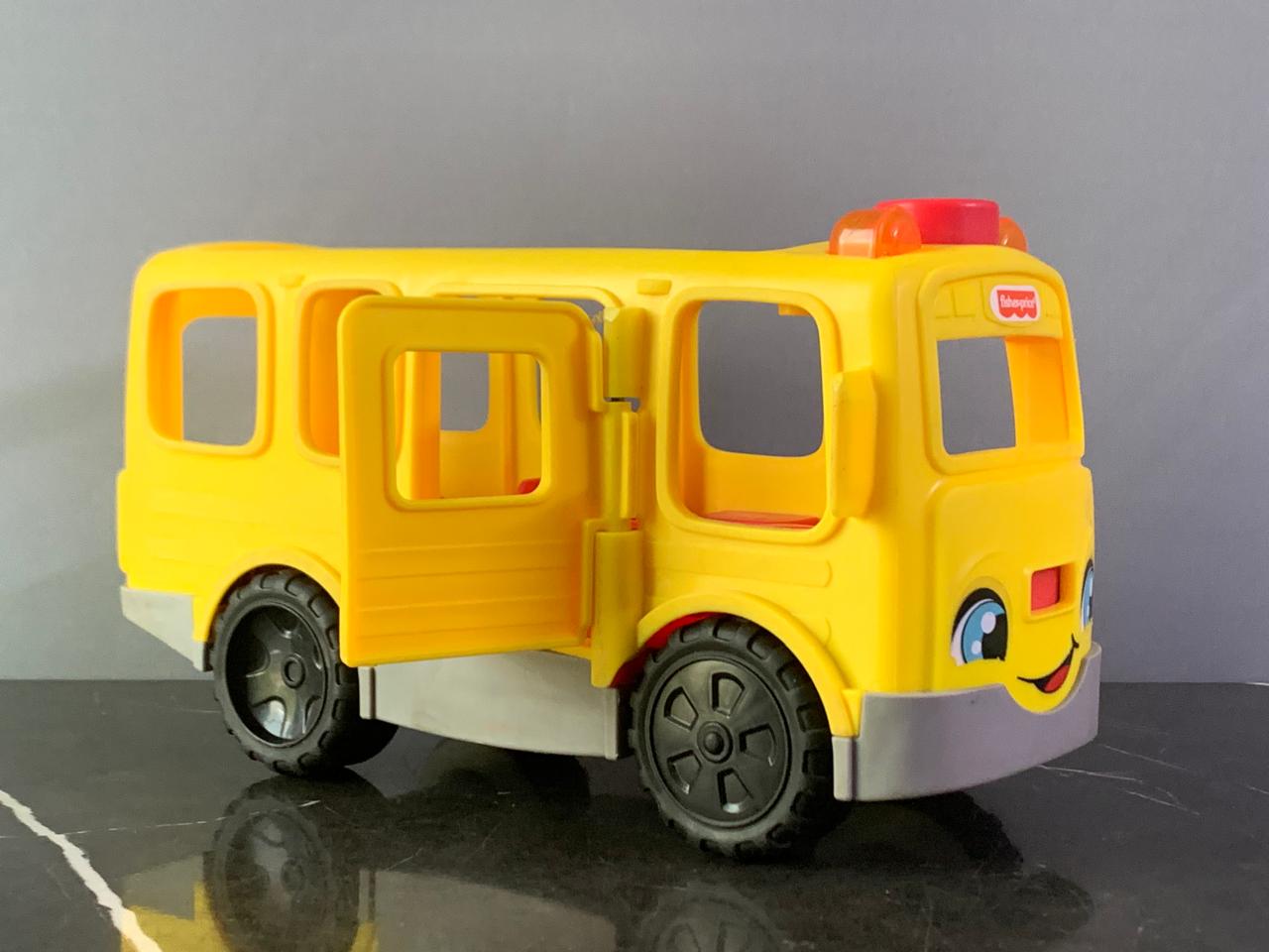 Fisher-Price Little People Sit with Me School Bus. (Without figurine) (Rs 350 advance)