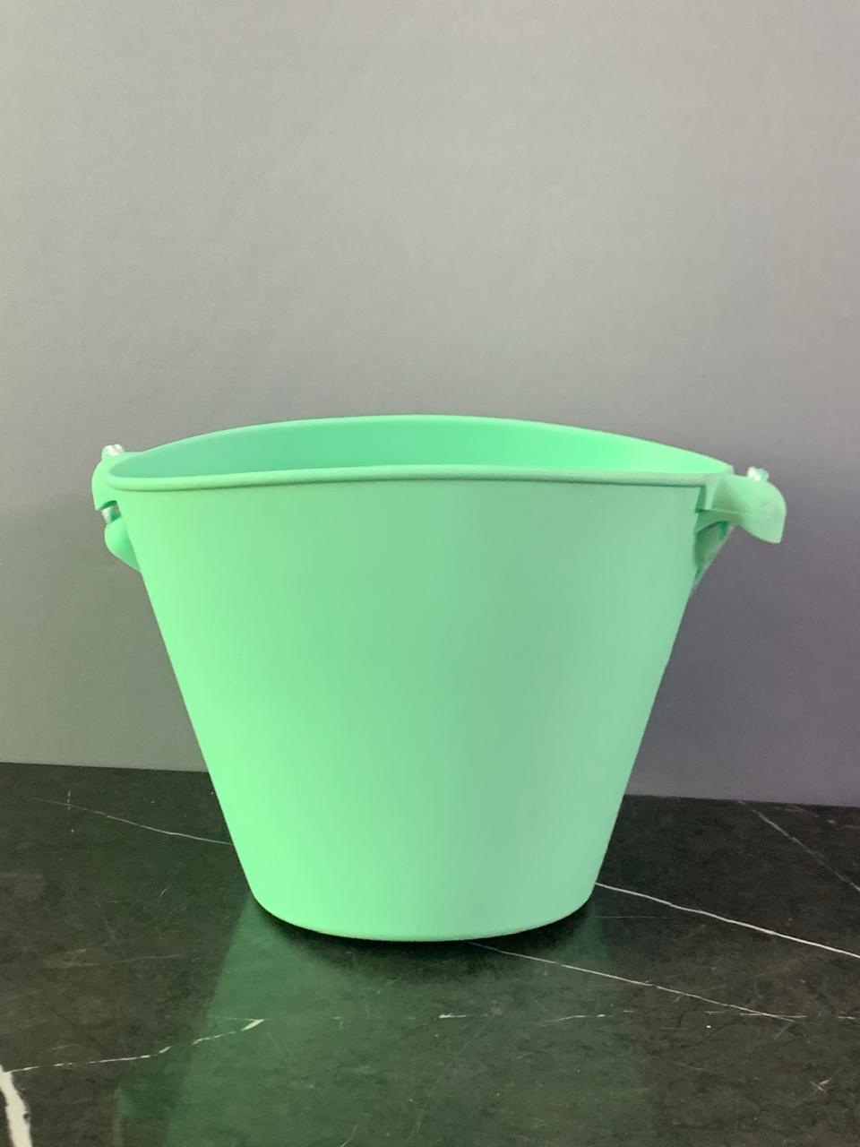Scrunch Silicone Bucket.
