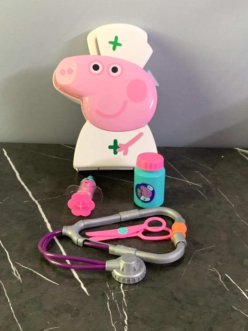 Peppa Pig Checkup Case Set with Carry Handle.(2605)