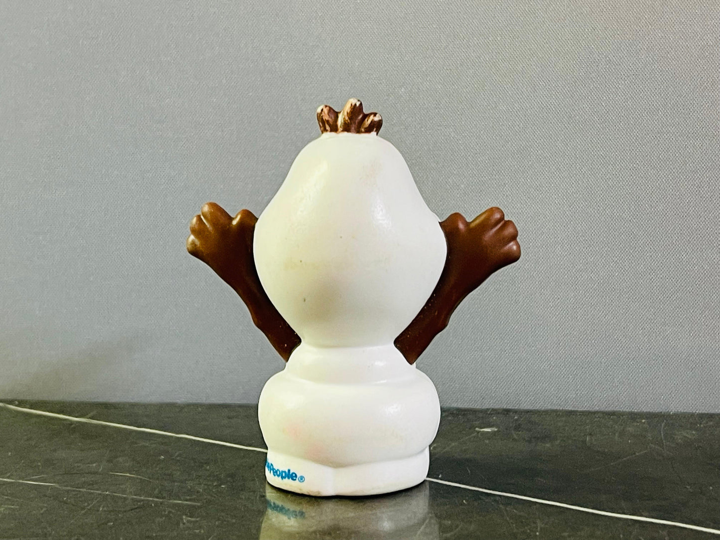 Fisher-Price Little People Disney Frozen Olaf Figure.