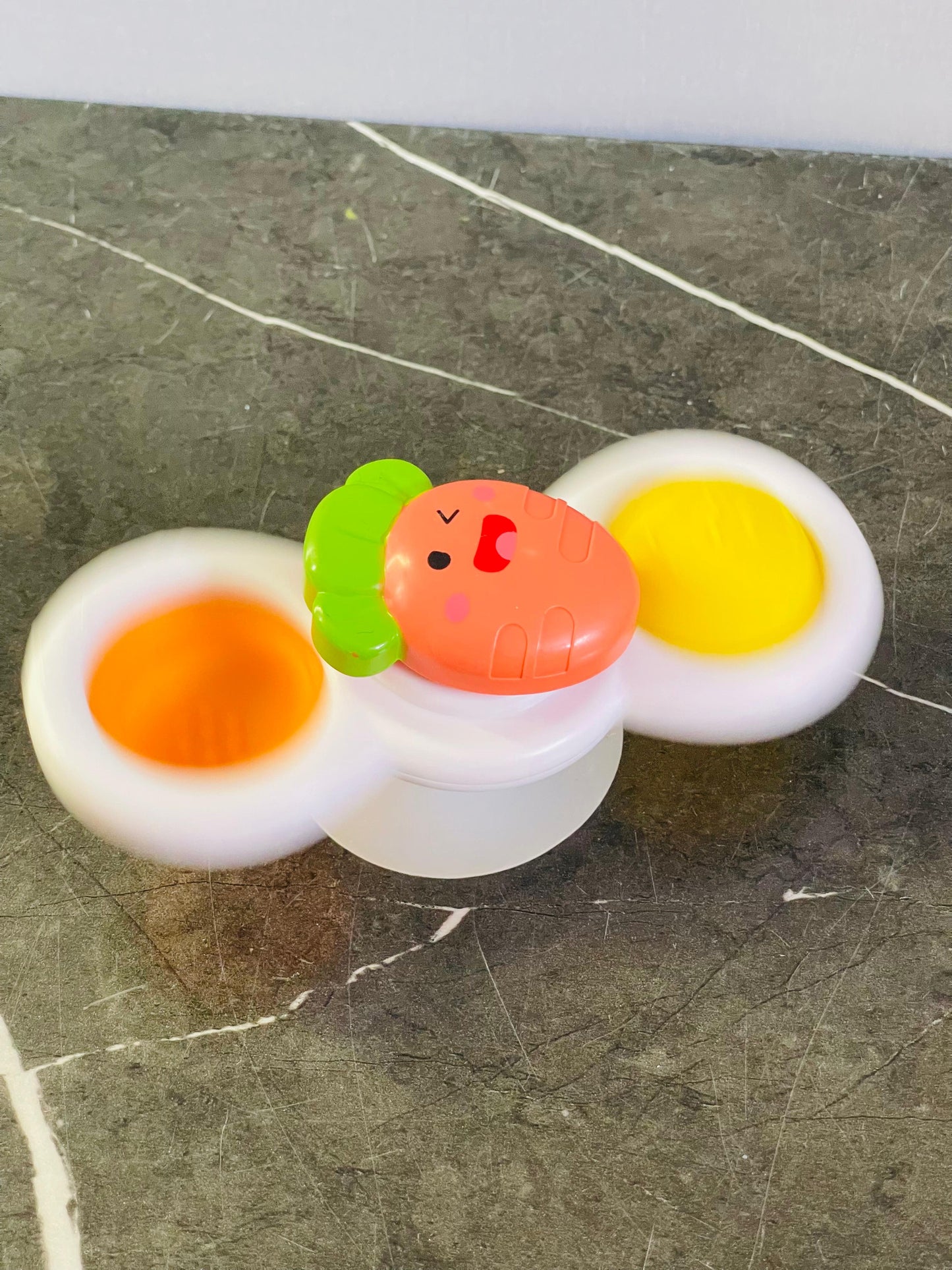 Carrot Spinner Toy. (Suction isn’t working)