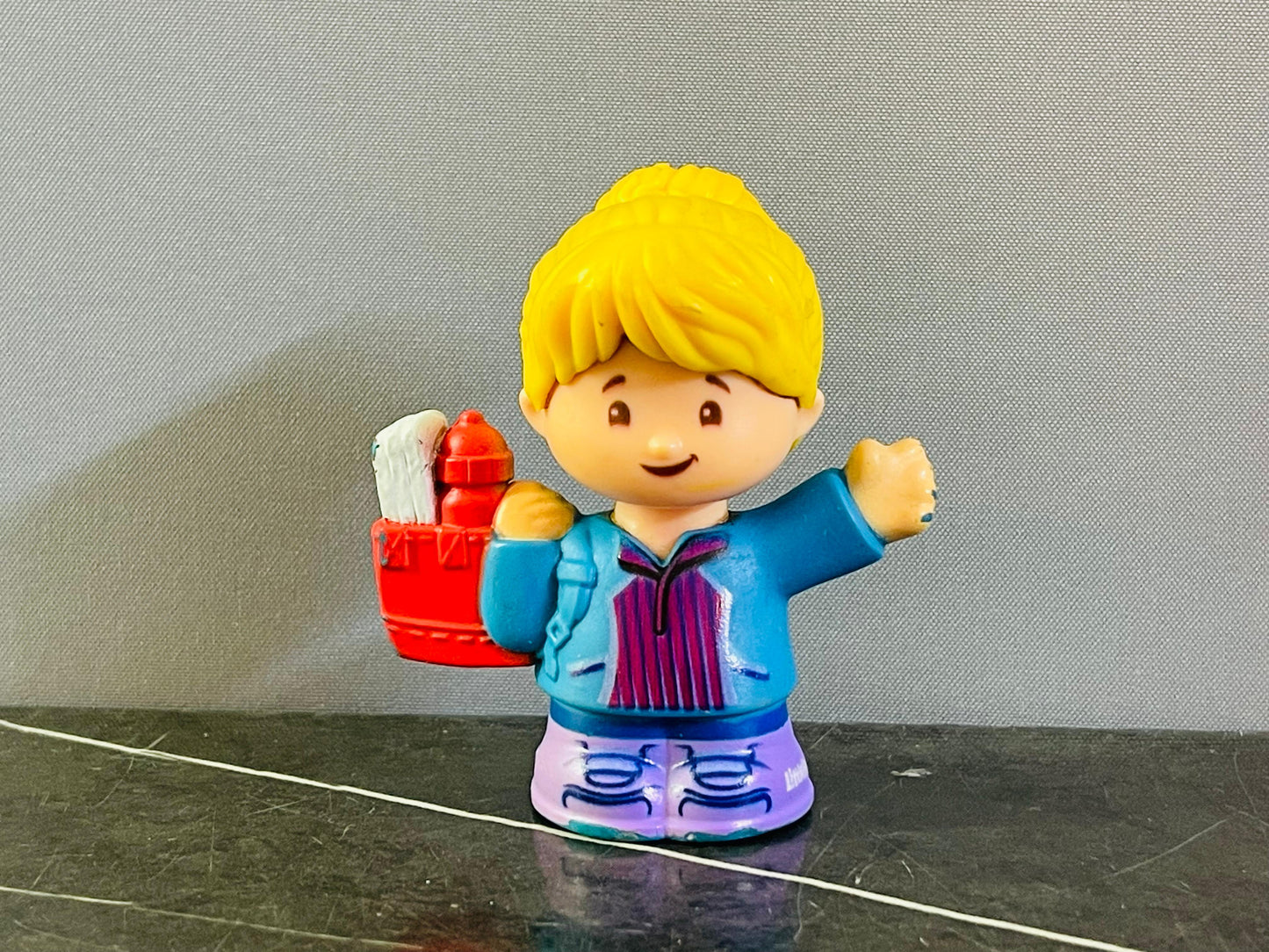 Fisher-Price Little People Blonde Mom Figure.