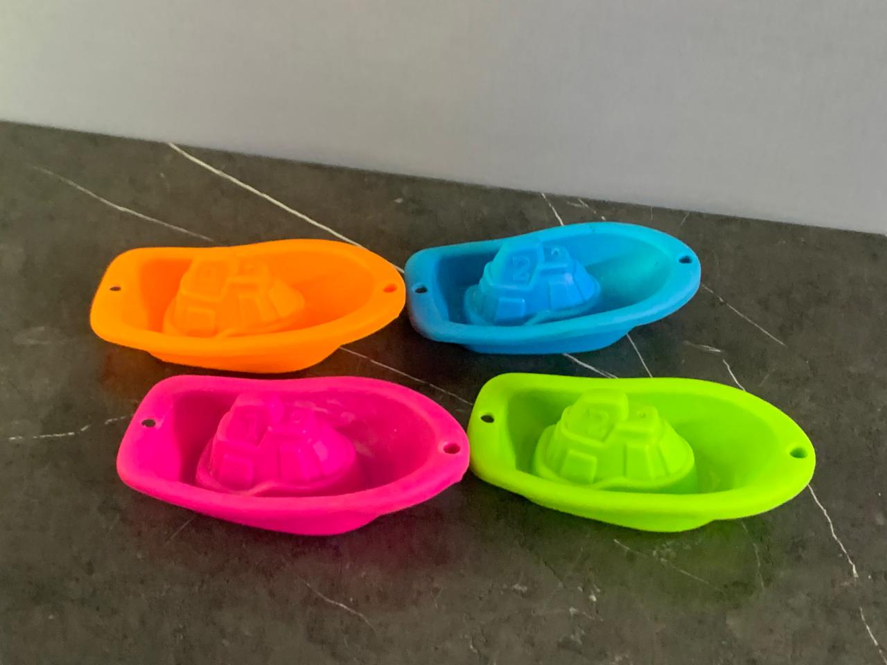 Munchkin Little Boat Train Bath Toy.
