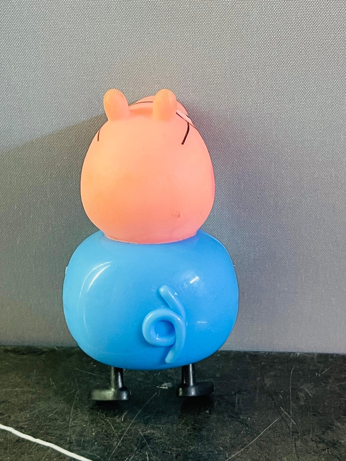 Peppa Pig Daddy Pig Figure. (Without arms)