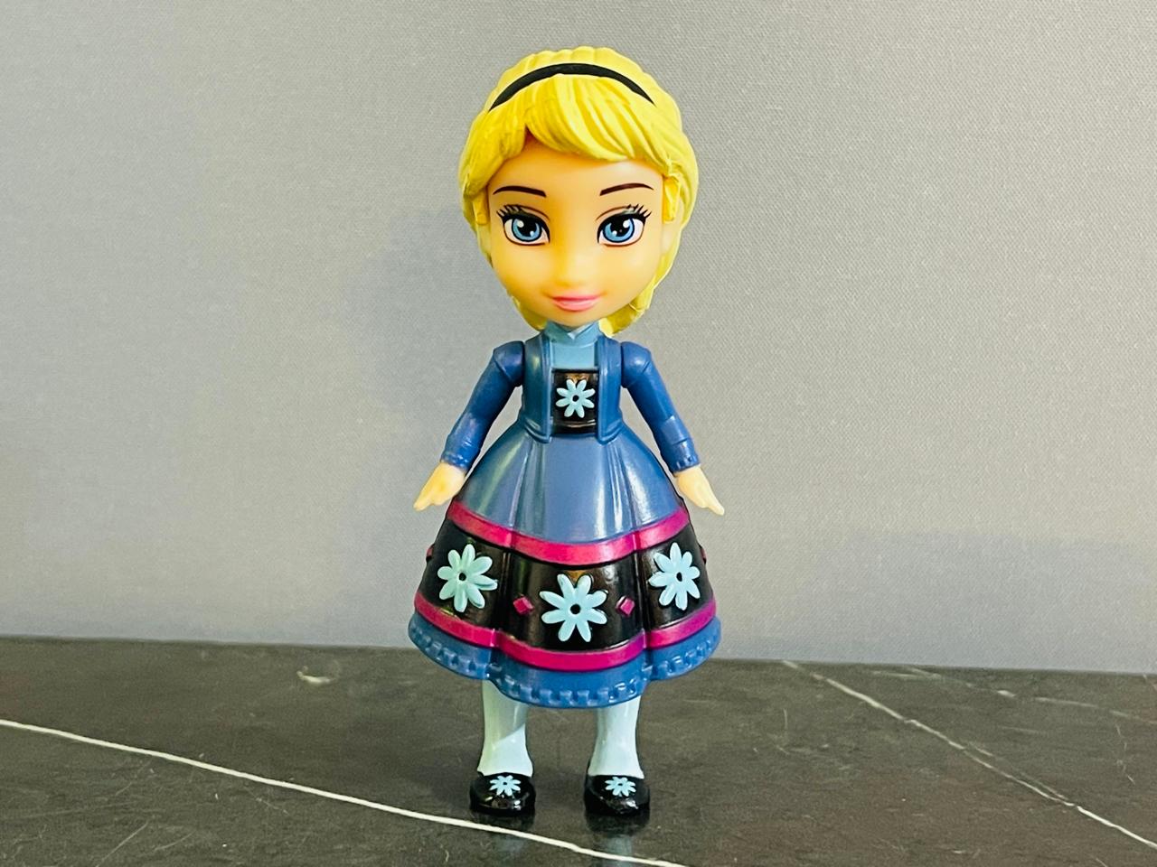 Disney Princess Disney Frozen Mini Doll Elsa.