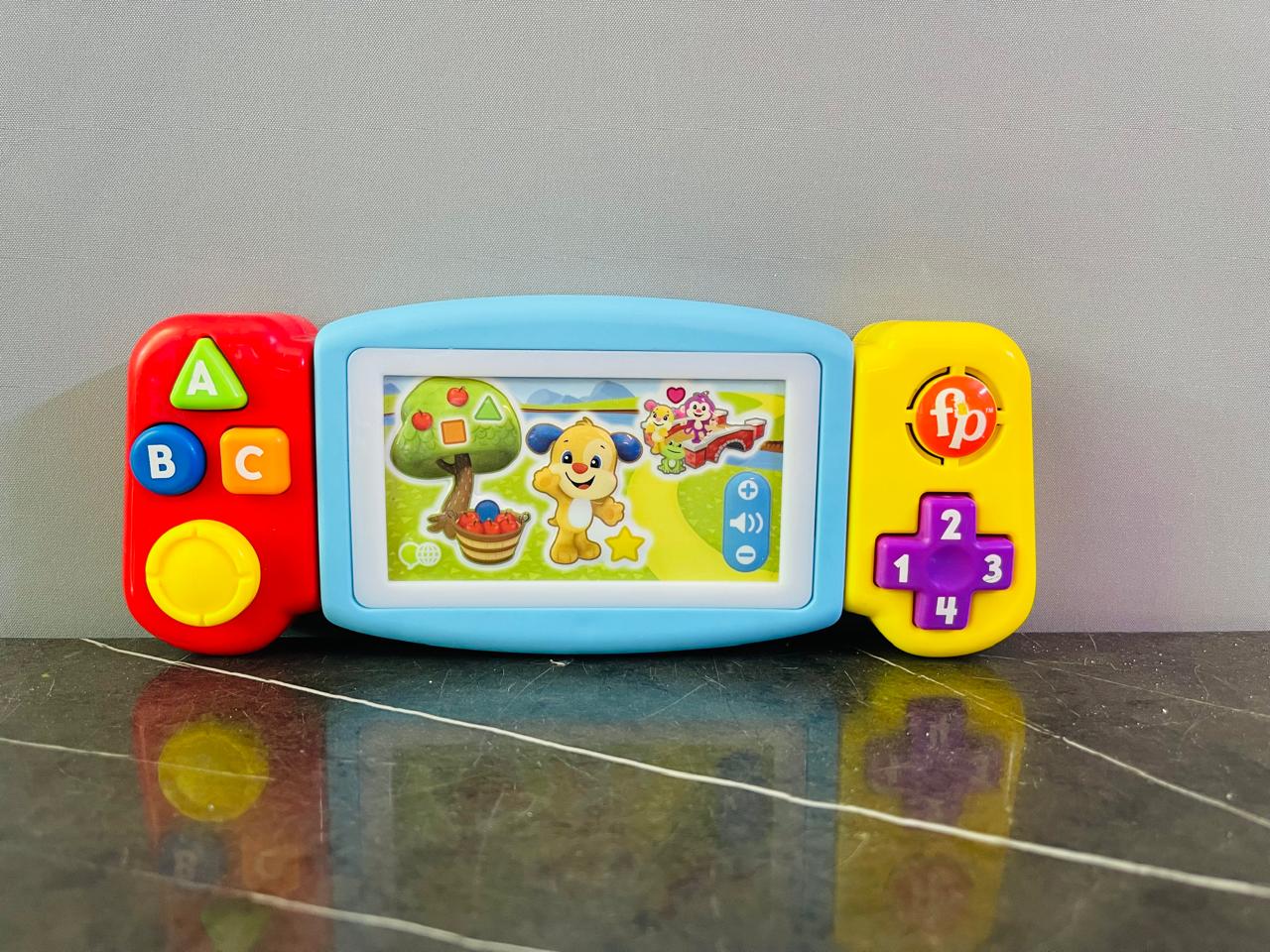 Fisher-Price Laugh & Learn Twist & Learn Gamer.