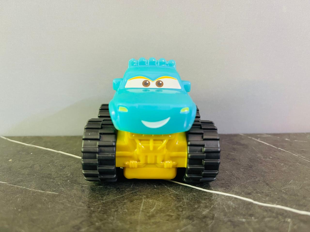 Disney Pixar Cars On The Road Ivy Car.