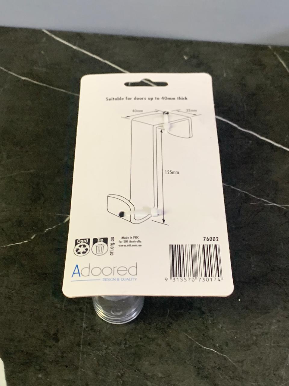 Adoored Over-The-Door Deco Hook. (New)