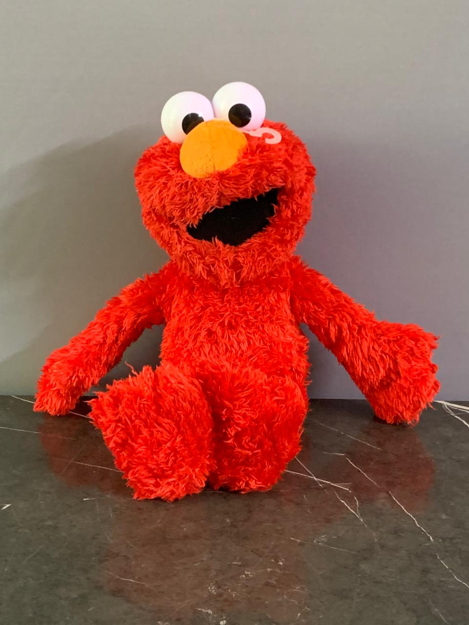 Sesame Street Tickle Me Elmo Interactive Soft Toy.