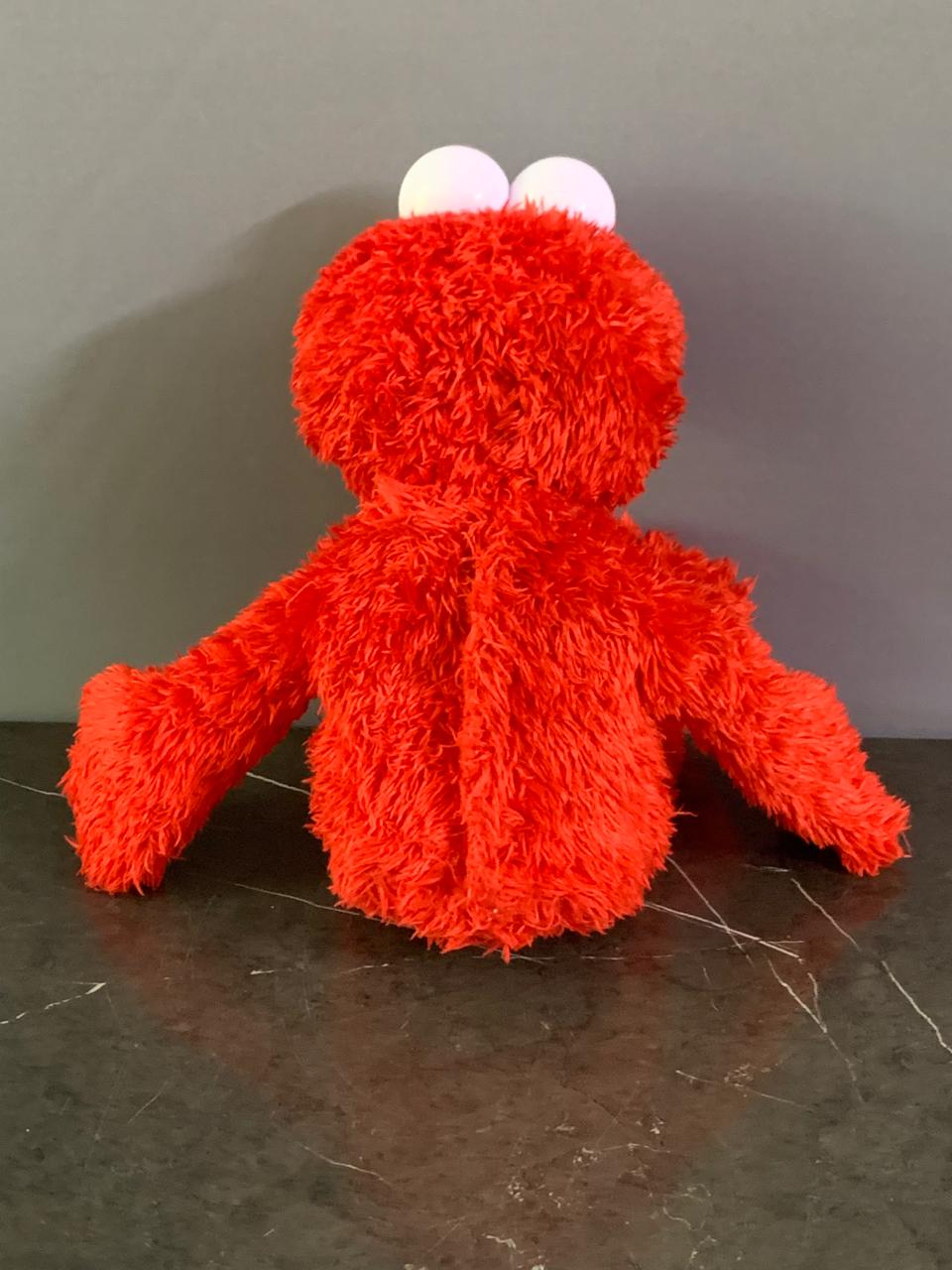 Sesame Street Tickle Me Elmo Interactive Soft Toy.