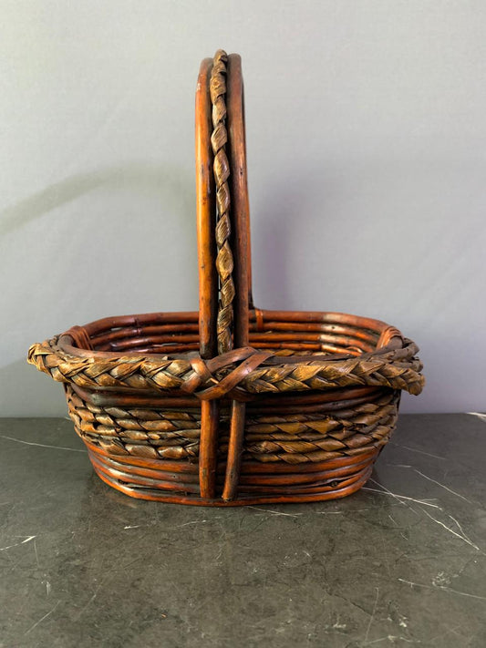 Willow Wicker Basket. (Rs 350 advance)