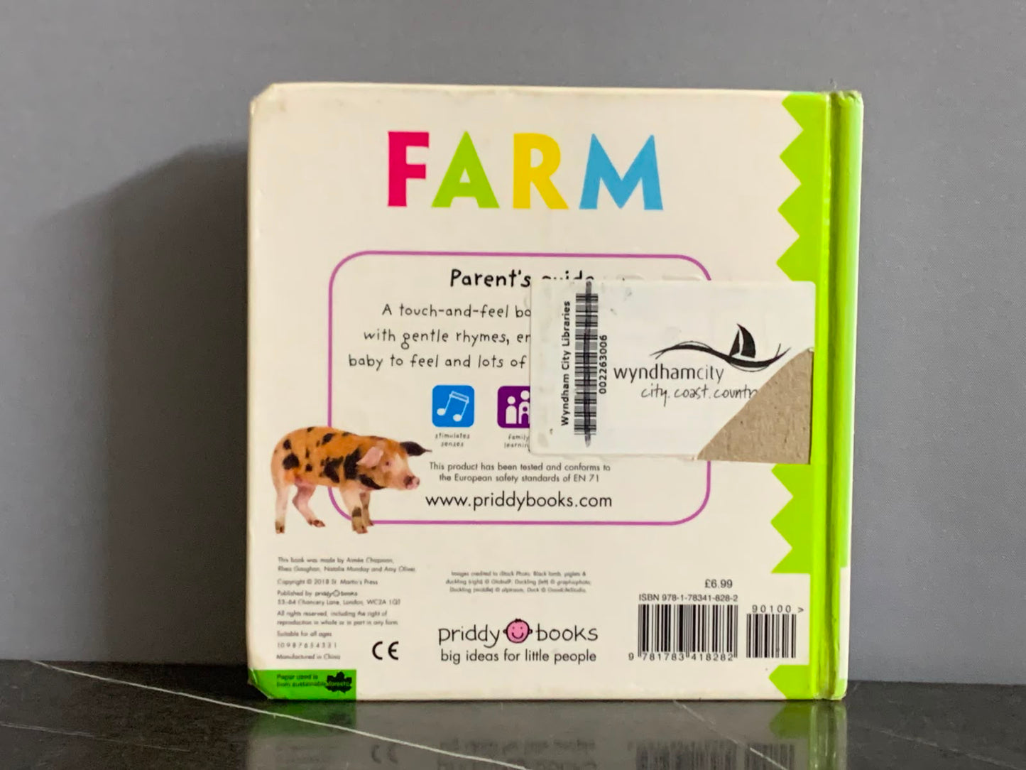 Touch & Feel Friends: Farm Board Book. (Condition 9/10)