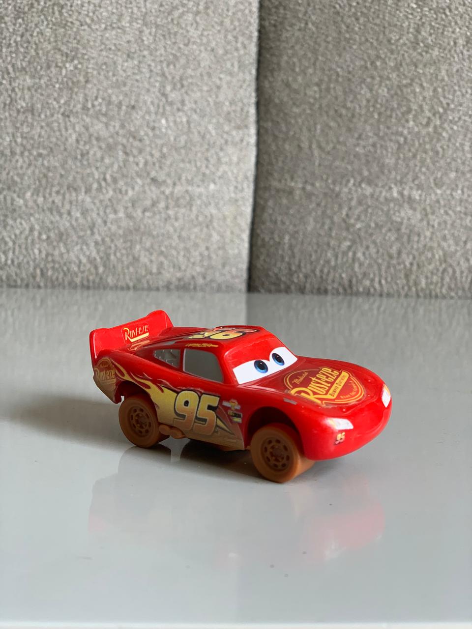Disney Pixar Cars 3 Crazy 8 Crashers McQueen.