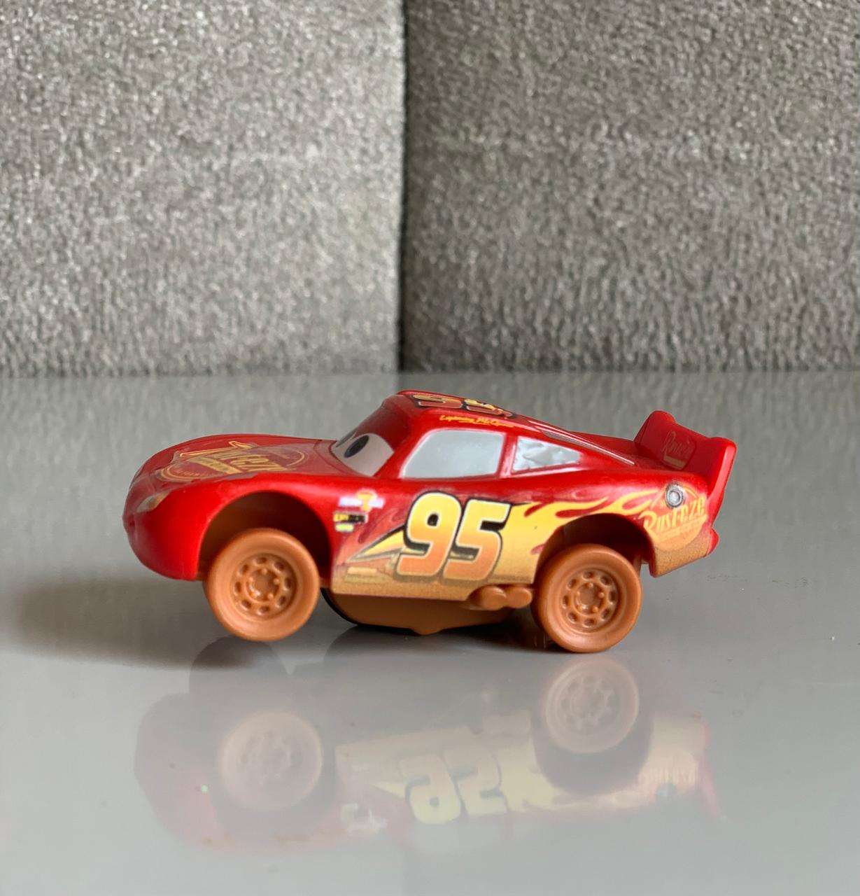 Disney Pixar Cars 3 Crazy 8 Crashers McQueen.