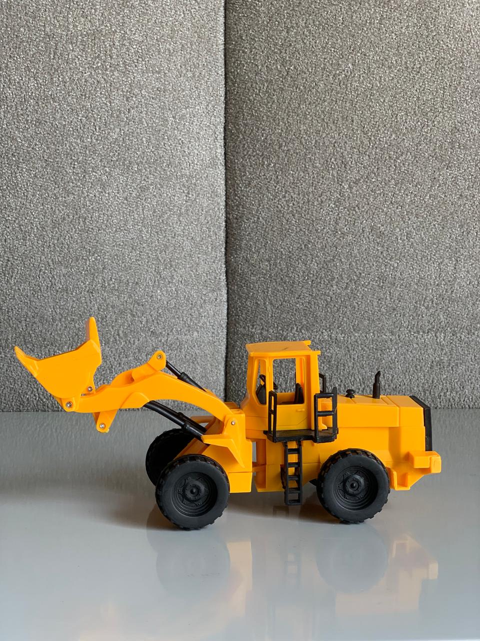 Kenworth Construction Wheel Loader Toy.