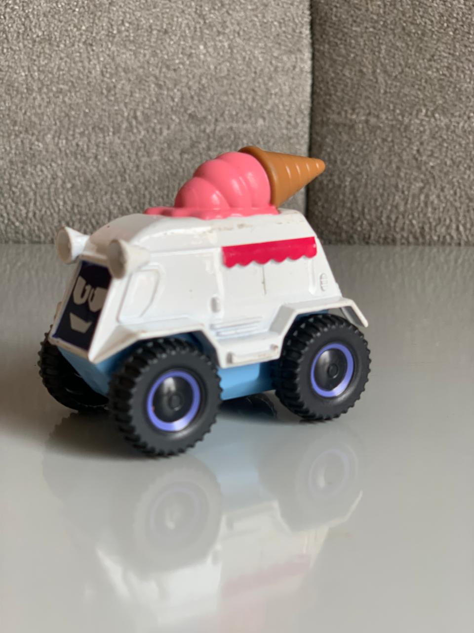 Fisher-Price Metal DC Batwheels Snowy.