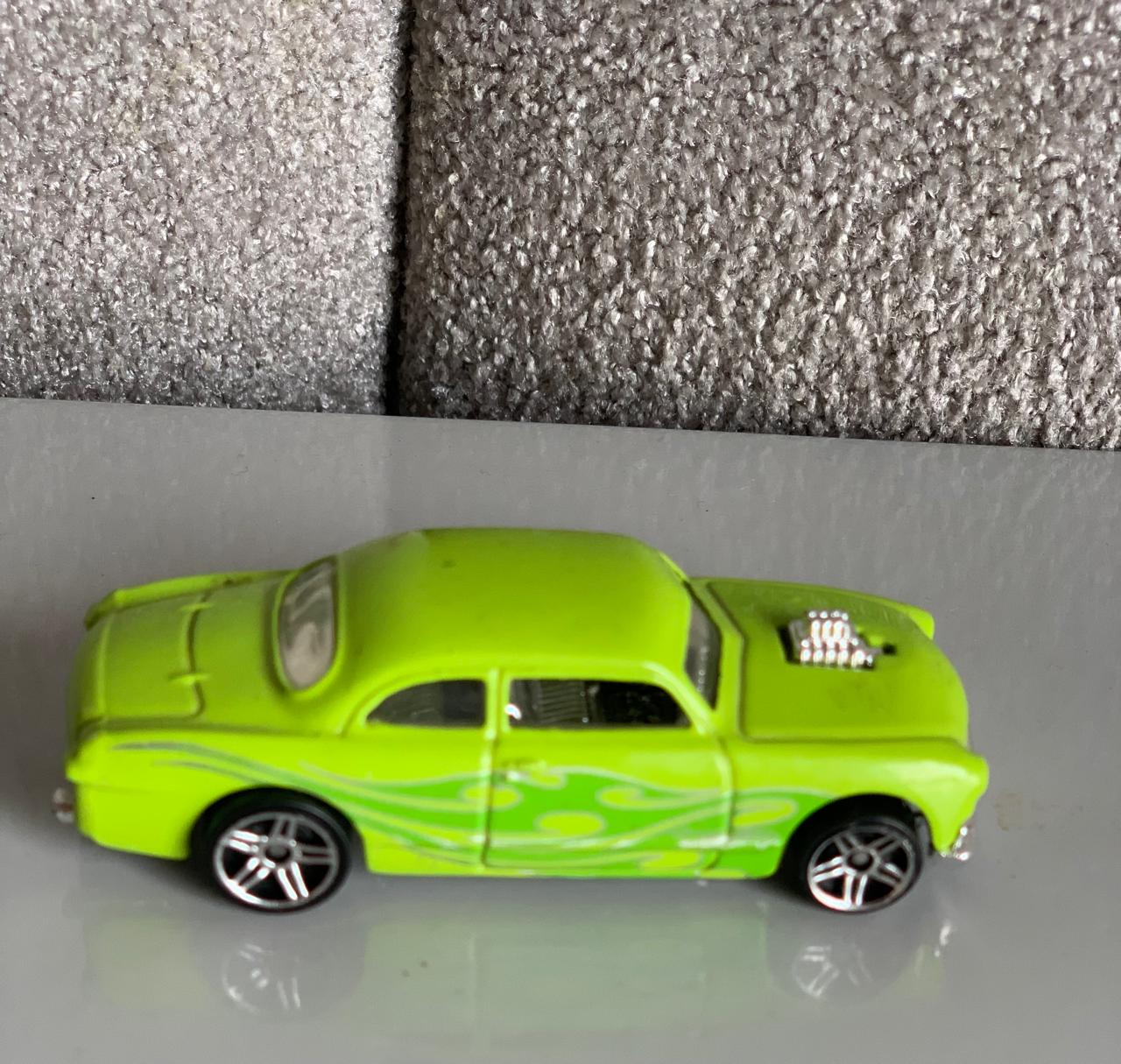 Hot Wheels Metal "Shoe Box" Vehicle.