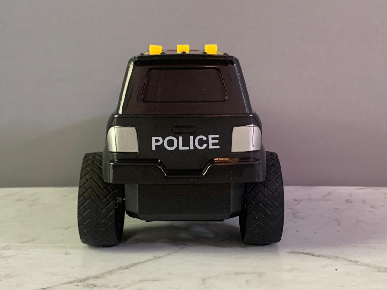 Play Studio Musical Police Car.