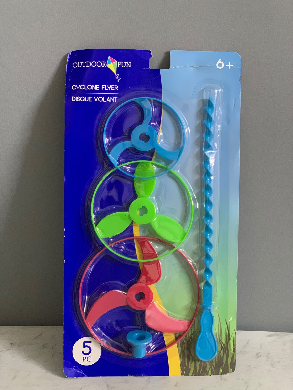 Outdoor Fun Cyclone Flyer Set. (New)