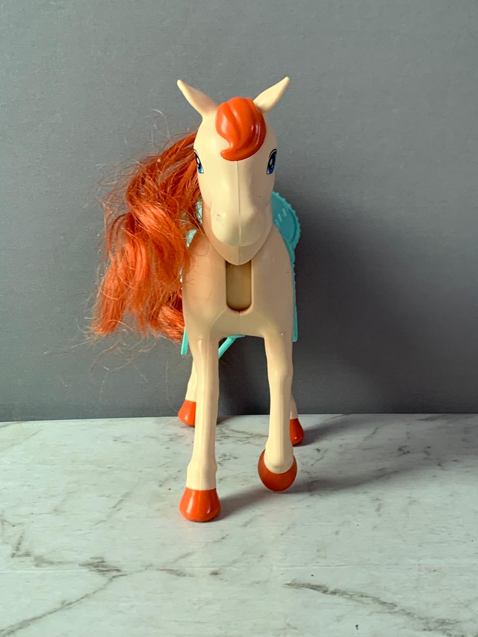 Mattel Barbie Hugs 'N' Horse.