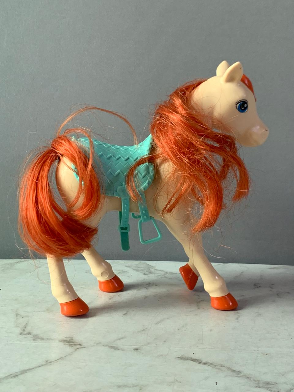 Mattel Barbie Hugs 'N' Horse.