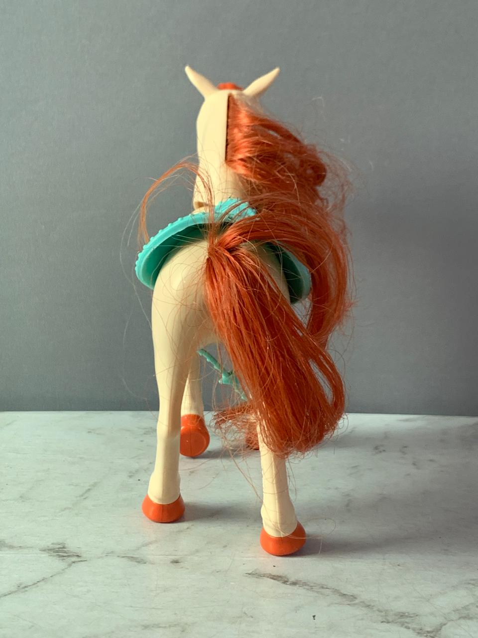 Mattel Barbie Hugs 'N' Horse.