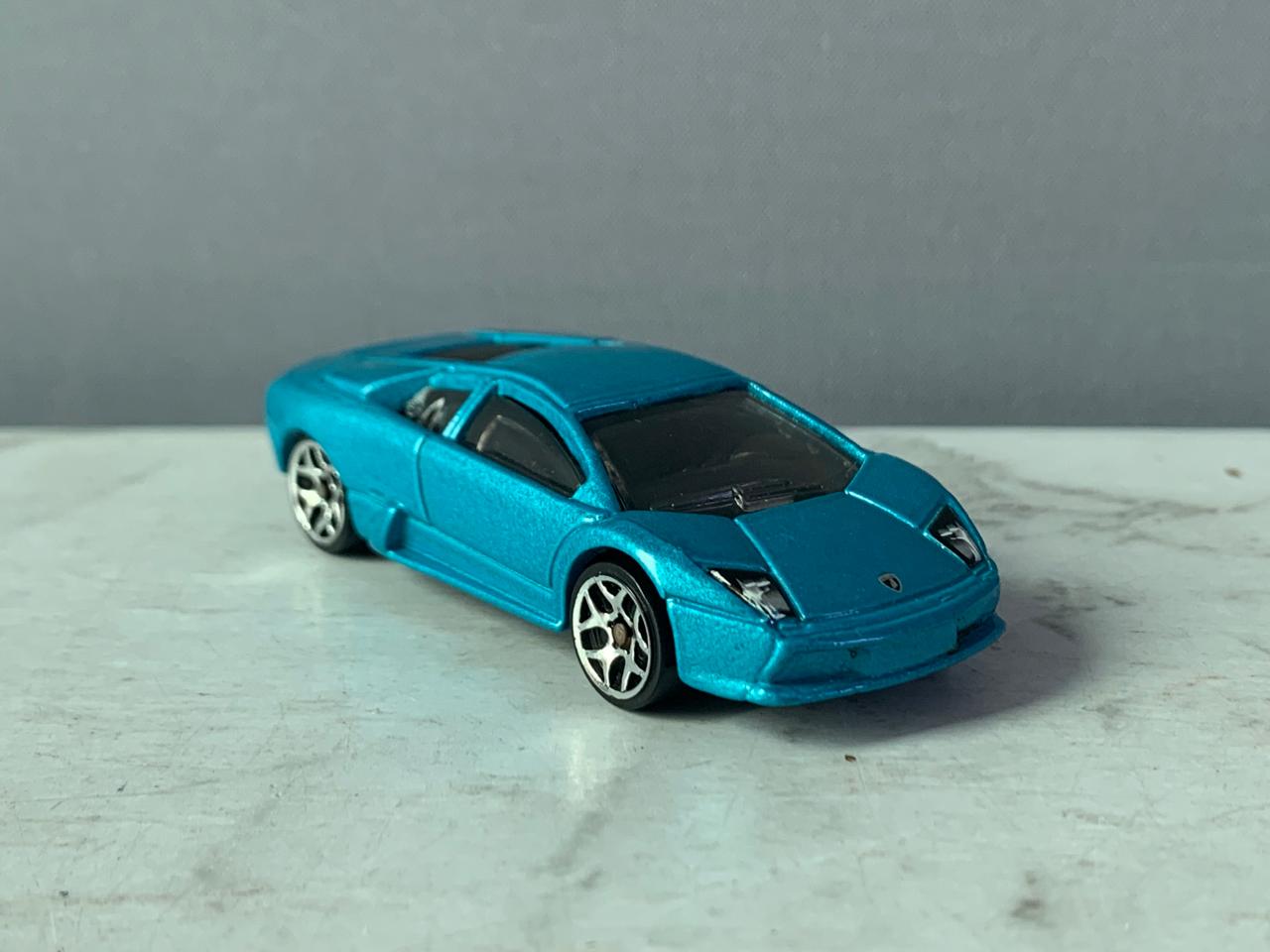 Hot Wheels HW Exotics Lamborghini Murciélago.