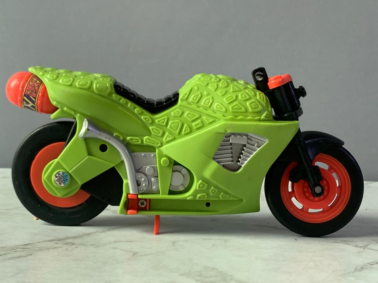 Teenage Mutant Ninja Turtles Playmates Kowabunga Bike.