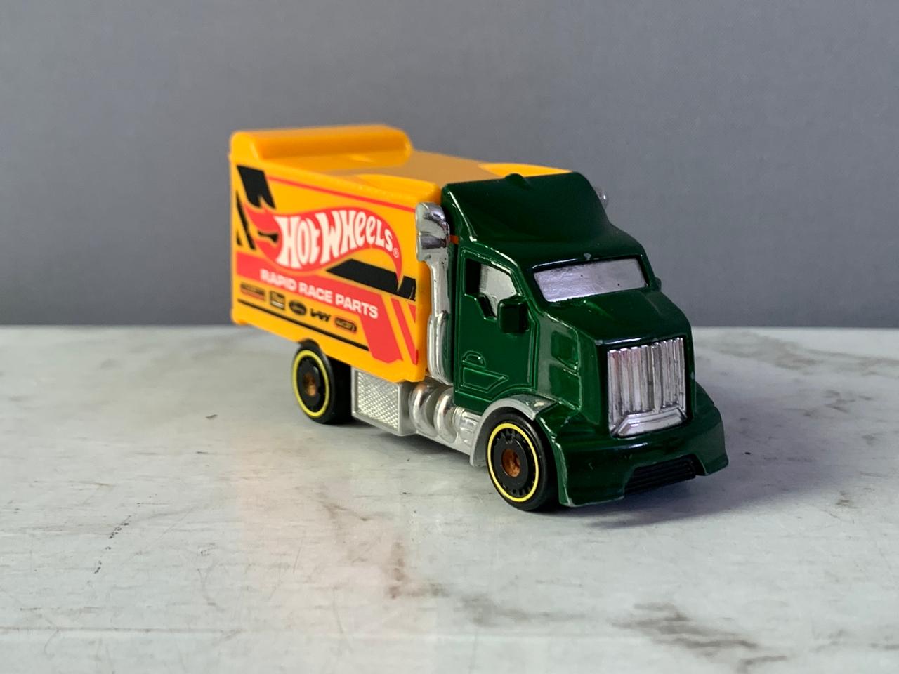 Hot Wheels Hiway Hauler 2.