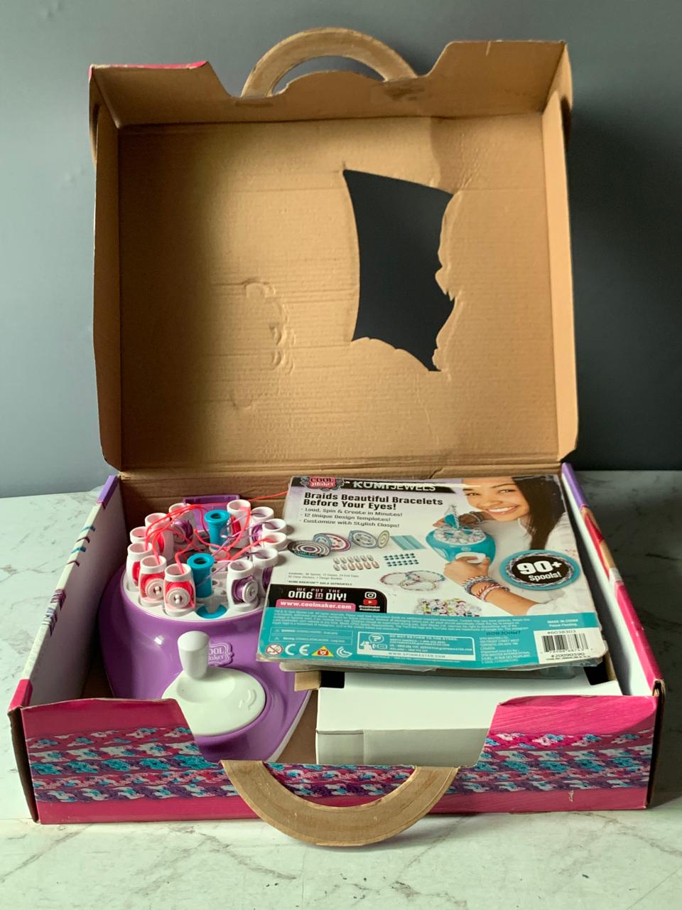 Cool Maker, 2-in-1 KumiKreator, Necklace and Friendship Bracelet Maker Activity Kit. (Rs 300 advance)