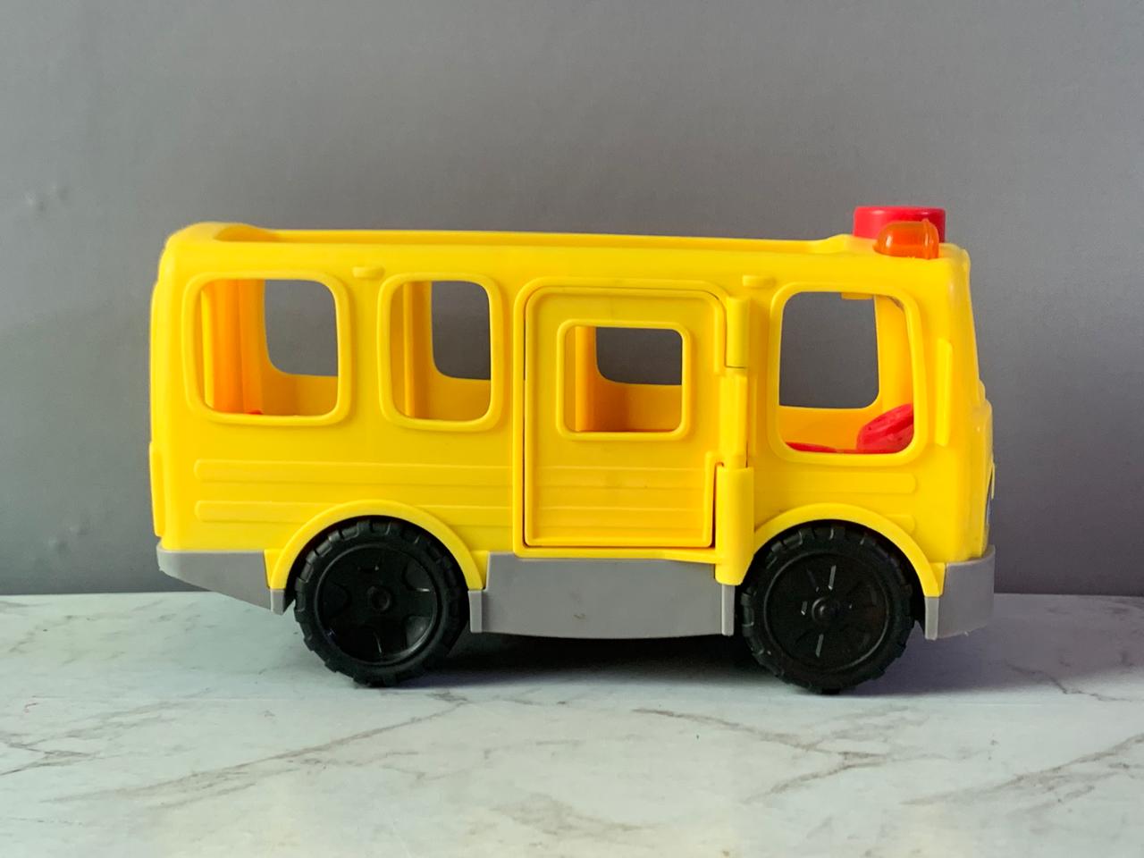 Fisher-Price Little People Sit with Me School Bus. (Without figures) (Rs 350 advance)