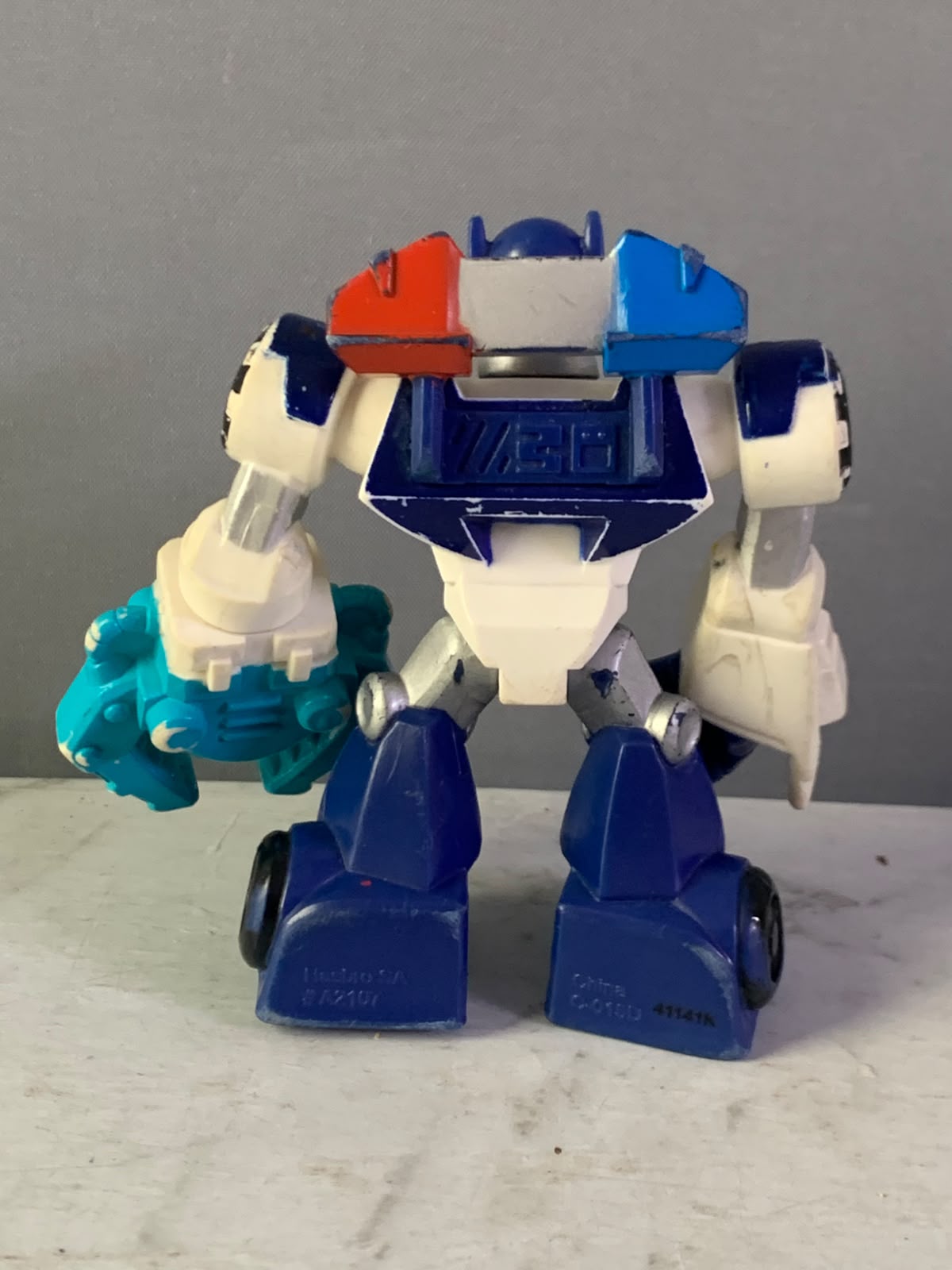 Playskool Heroes Transformers Rescue Bots Energize Chase the Police-Bot.