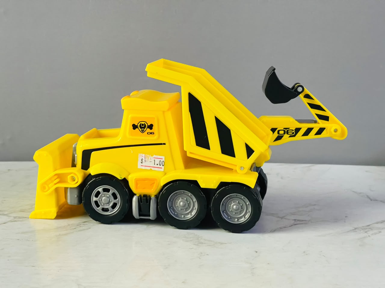 Paw Patrol Ultimate Rescue Construction Truck.