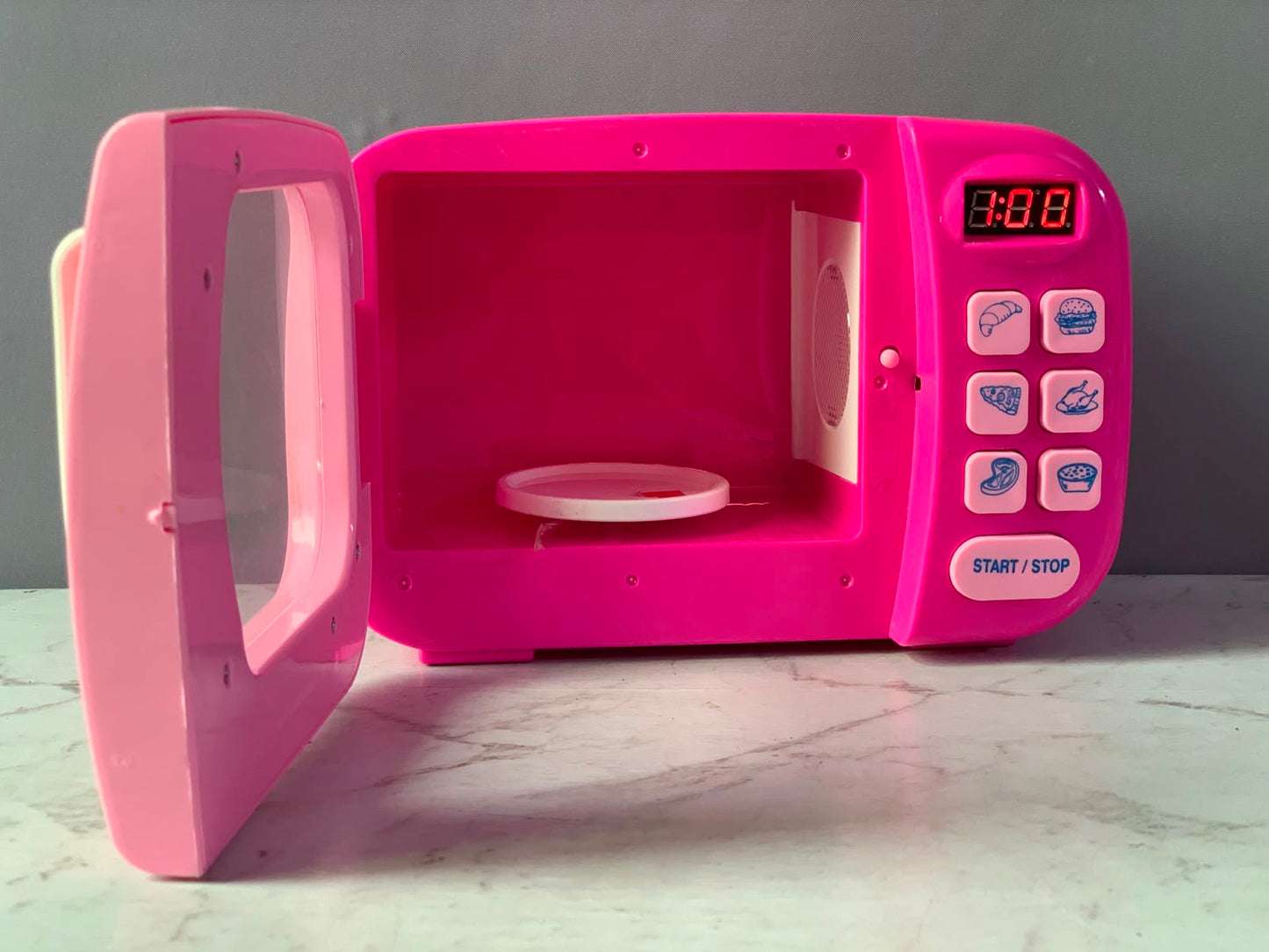 Boley Blue Microwave Toy. (Rs 350 advance)