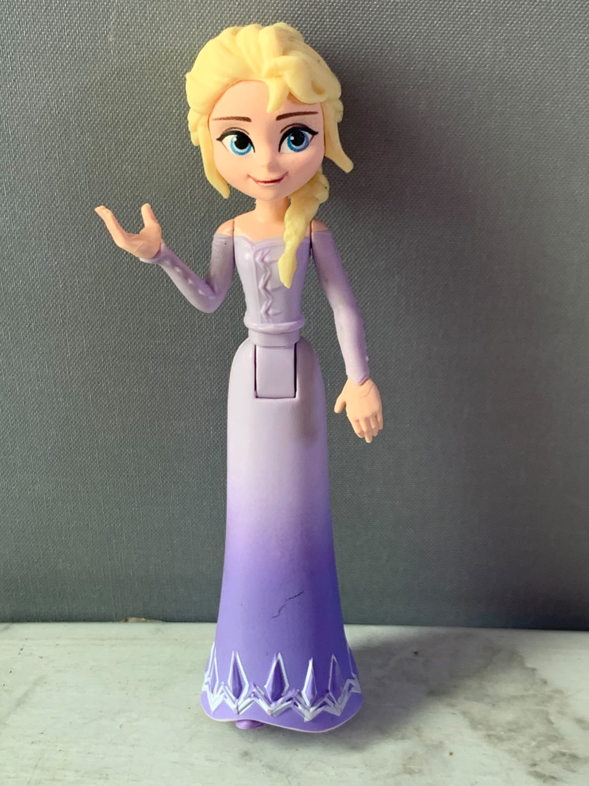 Disney Frozen 2 Frozen Adventure Collection Elsa.