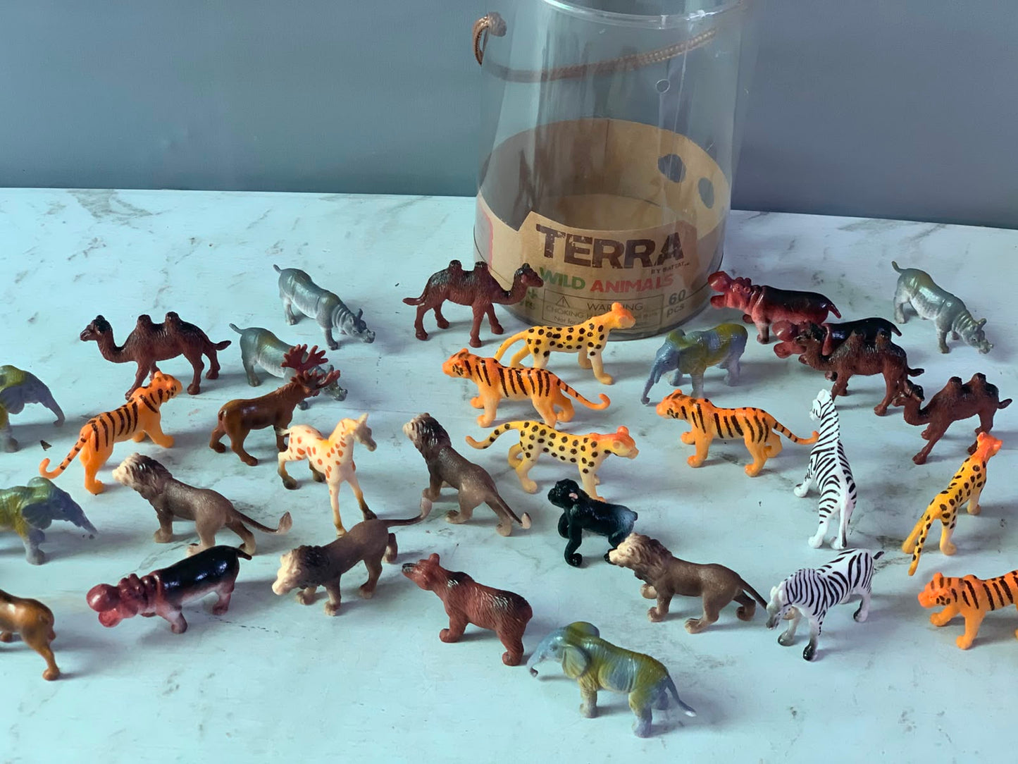 Terra By Battat Wild Animal Figurines Tube. (36 pieces)