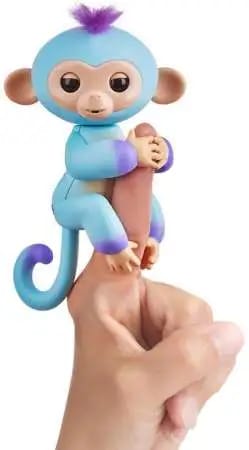 Fingerlings Baby Monkey Ava Exclusive Figure.(new batteries required)