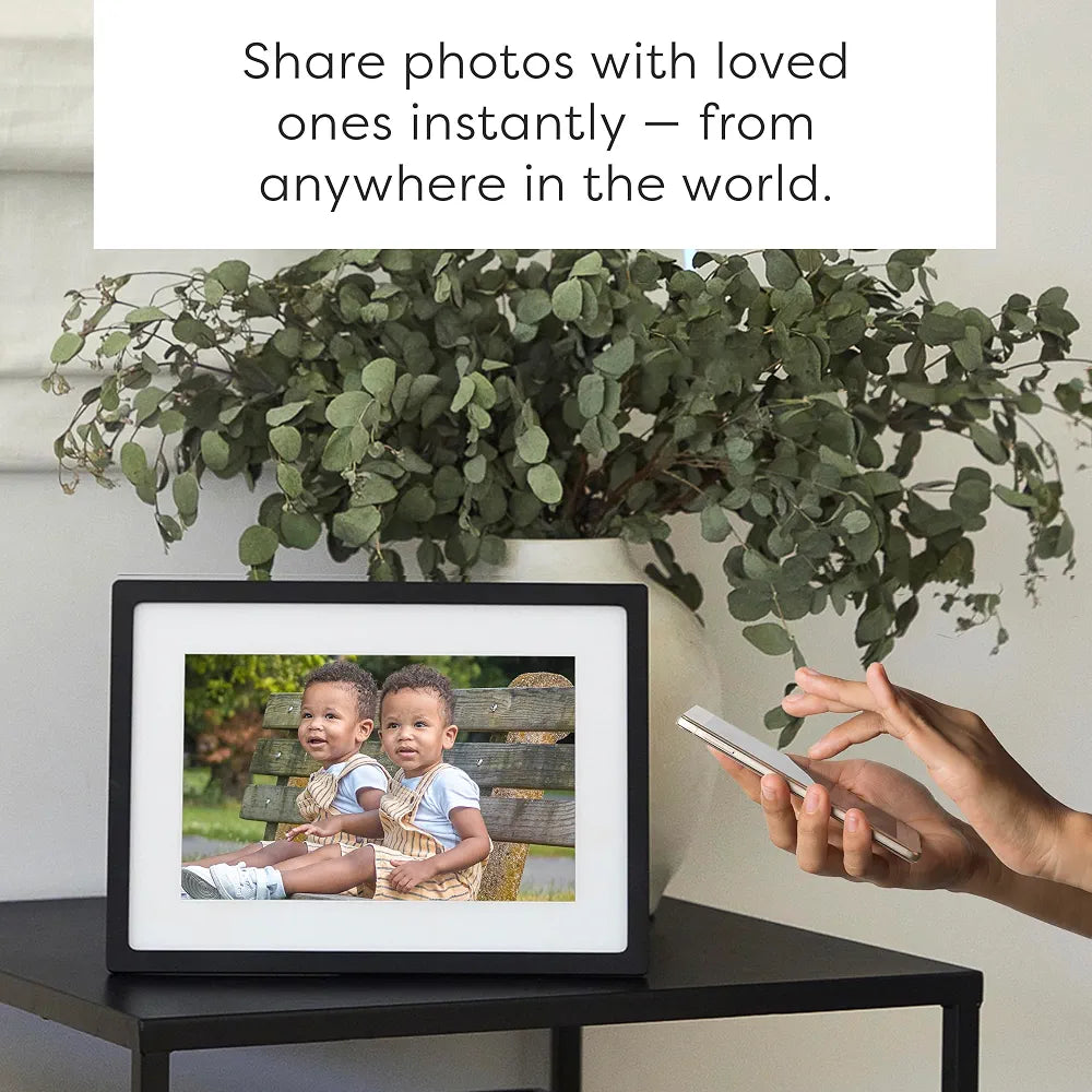 Skylight Wi-Fi Digital Photo Frame. (Rs5k advance)