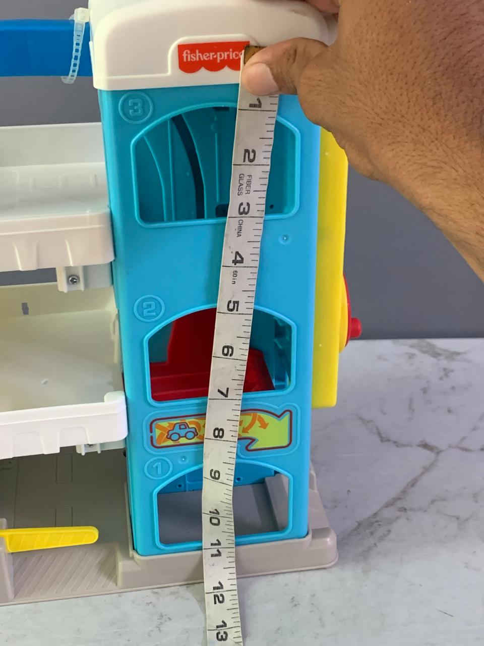 Fisher-Price Little People Helpful Neighbor's Garage. (Rs 300 advance)