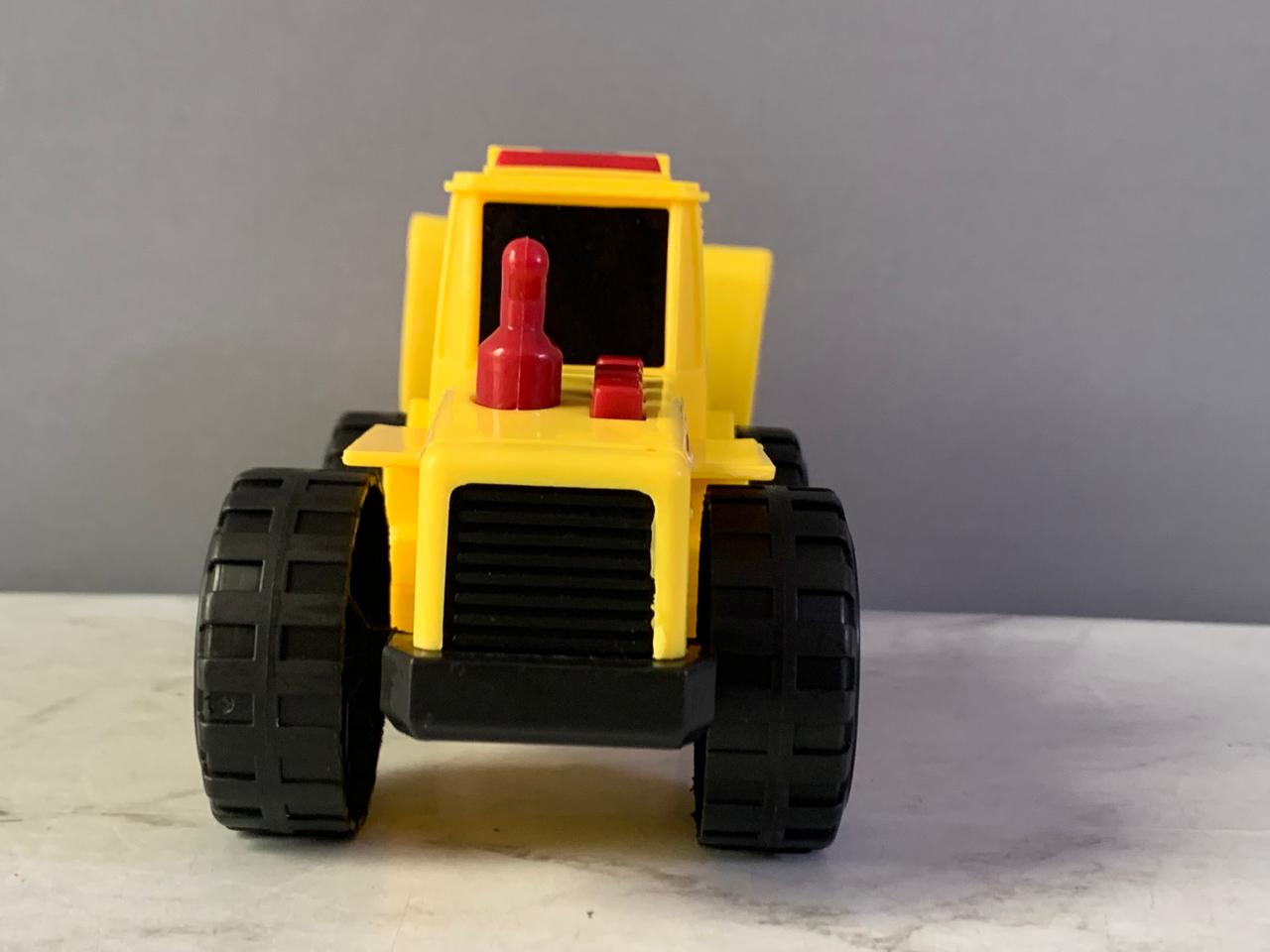Fast Lane Lazer Wheels Front Loader Truck.(batteries needreplacement)