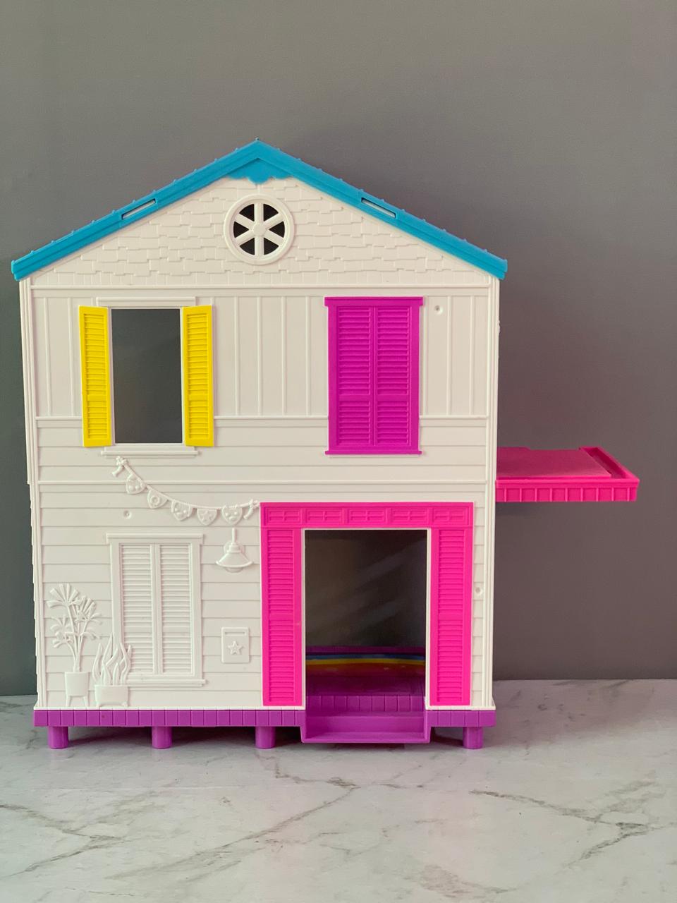 Shopkins Happy Places Rainbow Beach House. (Without accessories) (Rs 250 advance)