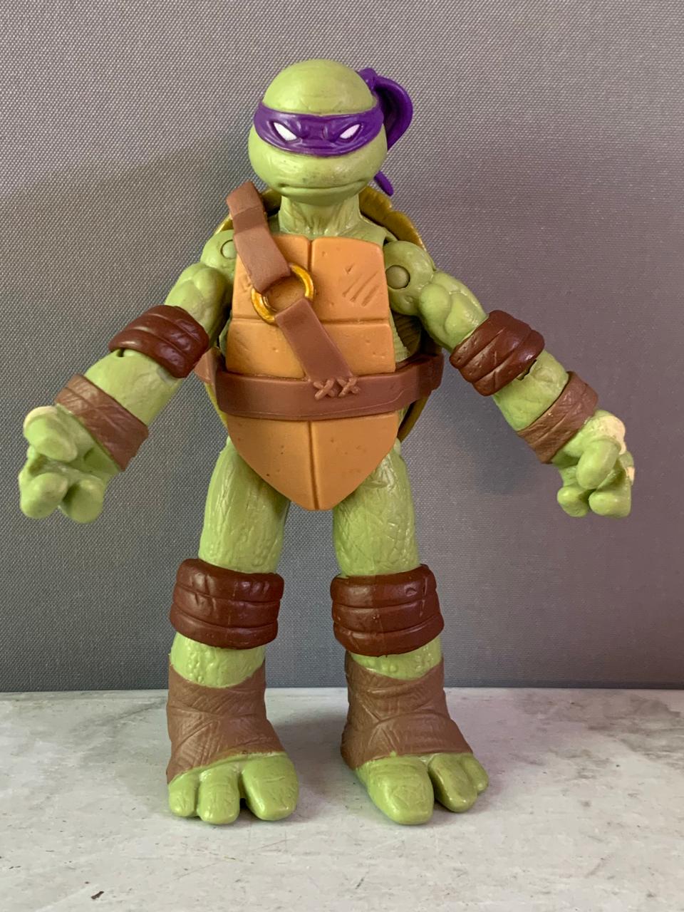 Teenage Mutant Ninja Turtles Nickelodeon Battle Shell Donatello Action Figure.