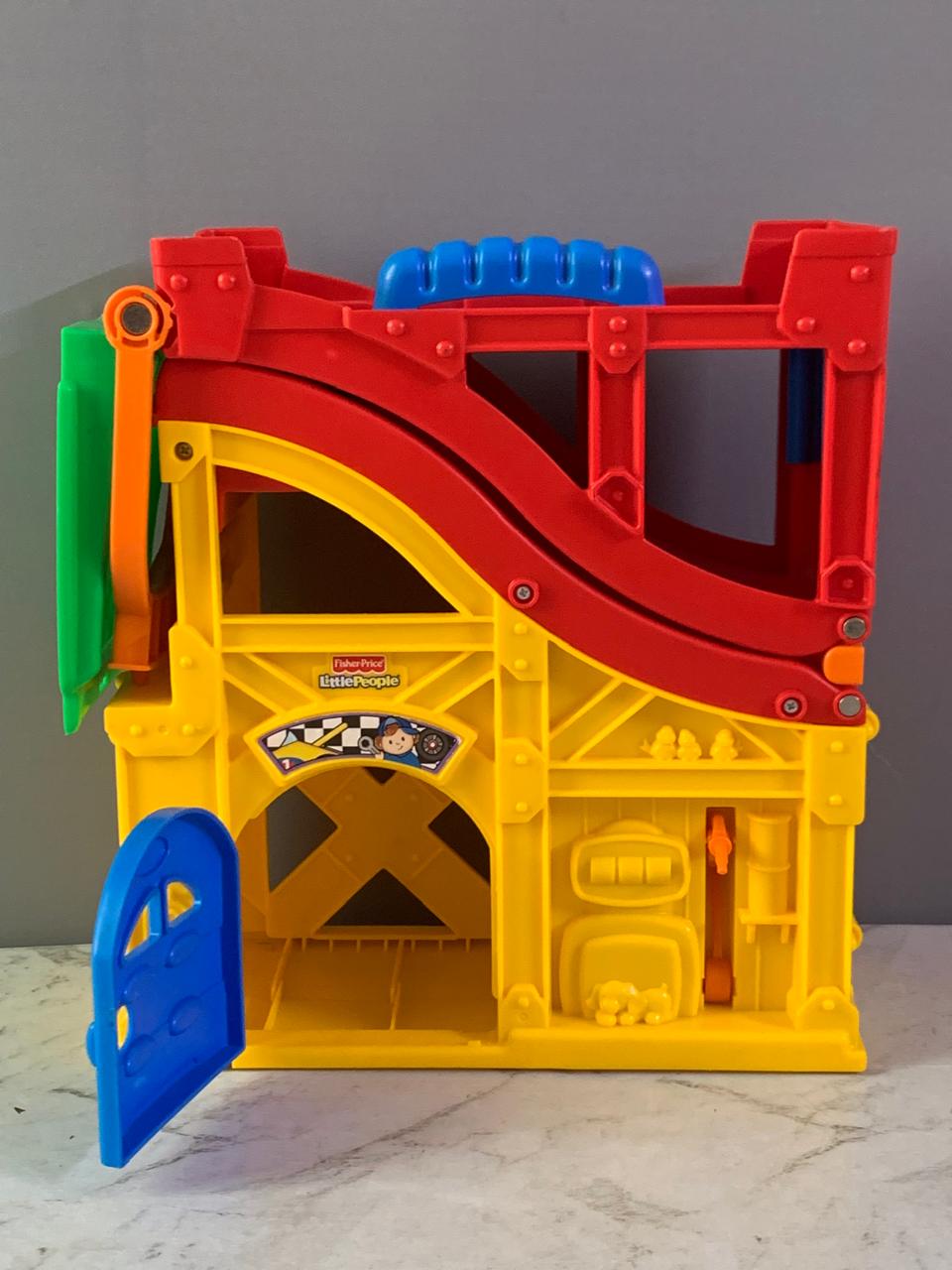 Fisher-Price Little People Wheelies Rev 'n Sounds Race Track.( without vehicles)(Rs 350 advance)