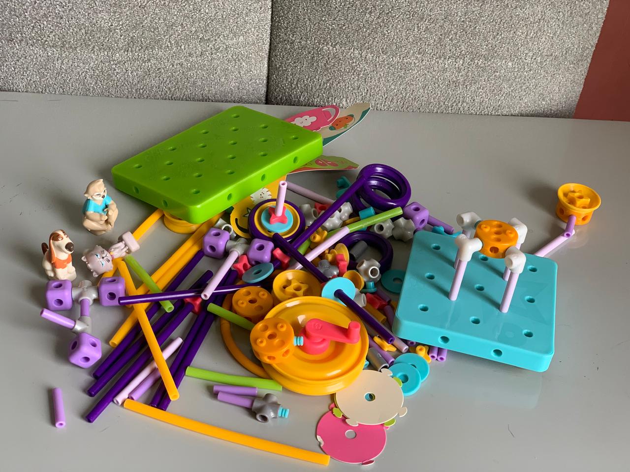 Goldieblox Craft-Struction Box: Construction Toy. (Rs 250 advance)