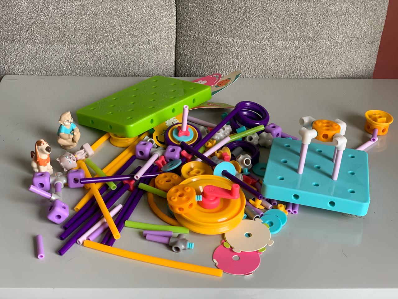 Goldieblox Craft-Struction Box: Construction Toy. (Rs 250 advance)