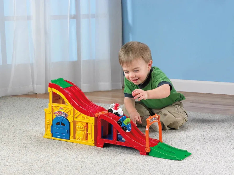 Fisher-Price Little People Wheelies Rev 'n Sounds Race Track.( without vehicles)(Rs 350 advance)