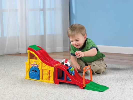 Fisher-Price Little People Wheelies Rev 'n Sounds Race Track.( without vehicles)(Rs 350 advance)