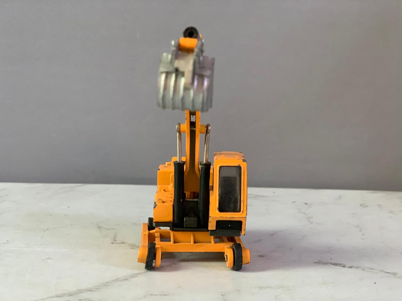 Shinsei Mini Power Hitachi UH04 Excavator Die-Cast Toy.