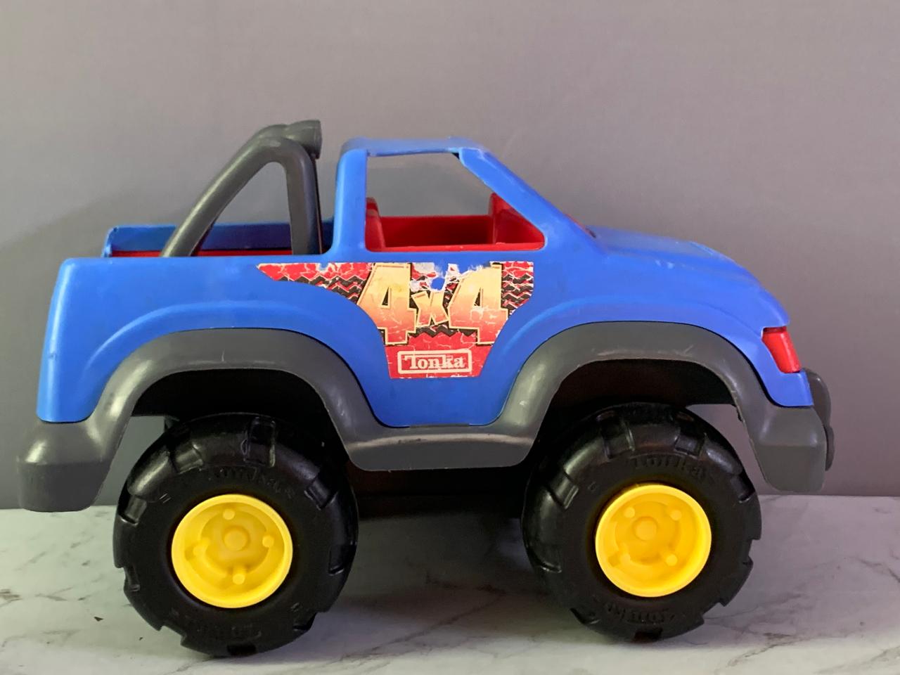 Hasbro Tonka Jr. 4x4 Off-Road Pickup Truck. (Rs 350 advance)