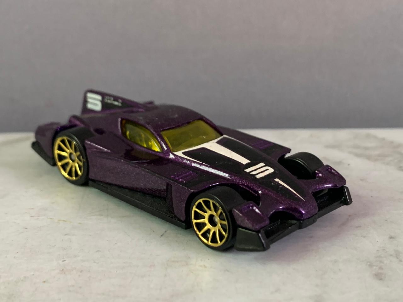 Hot Wheels Formul8r.